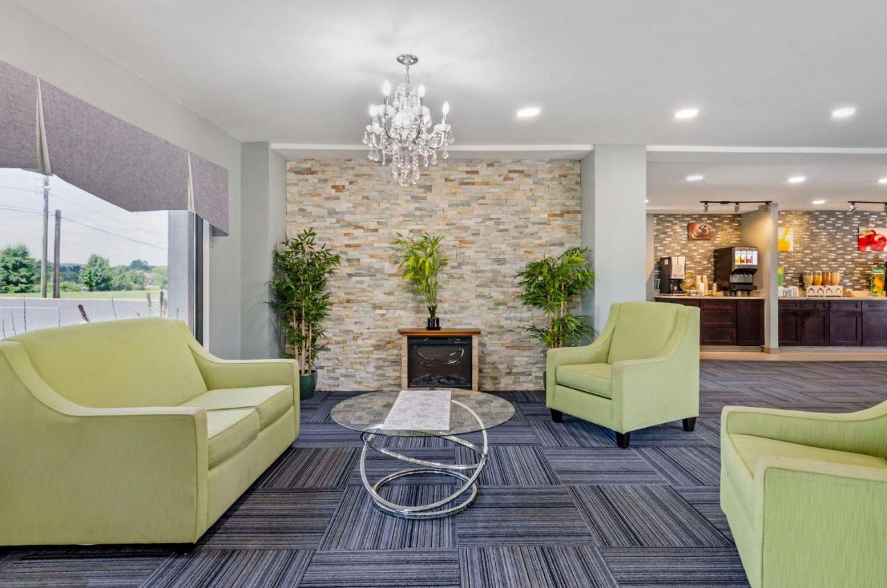 Suburban Studios Verona - Staunton North Екстер'єр фото